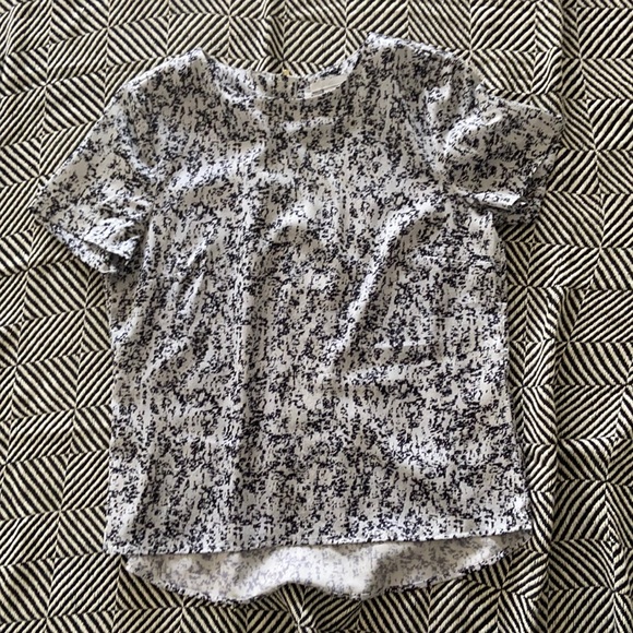 Black and white silky blouse - Picture 1 of 2